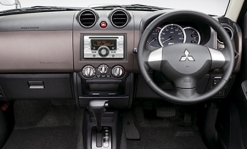 パジェロミニ／キックス　AT車　Ｈ２０〜Ｈ２３年式　スタッドレスタイヤ標準装備
